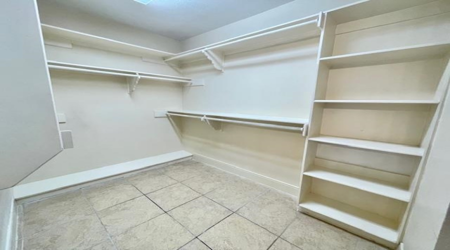 601 Marsh Ln, LAREDO, Texas 78045, 3 Bedrooms Bedrooms, 7 Rooms Rooms,4 BathroomsBathrooms,Residential,For Sale,601 Marsh Ln,20261544