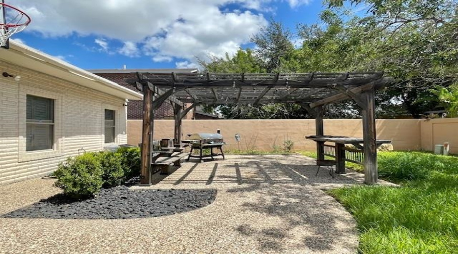 601 Marsh Ln, LAREDO, Texas 78045, 3 Bedrooms Bedrooms, 7 Rooms Rooms,4 BathroomsBathrooms,Residential,For Sale,601 Marsh Ln,20261544