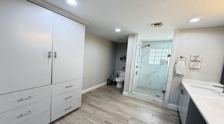 1422 Palmer Dr, Laredo, Texas 78045, 3 Bedrooms Bedrooms, 6 Rooms Rooms,2 BathroomsBathrooms,Residential,For Sale,1422 Palmer Dr,20261545