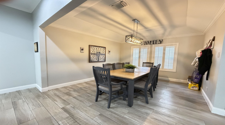 1422 Palmer Dr, Laredo, Texas 78045, 3 Bedrooms Bedrooms, 6 Rooms Rooms,2 BathroomsBathrooms,Residential,For Sale,1422 Palmer Dr,20261545