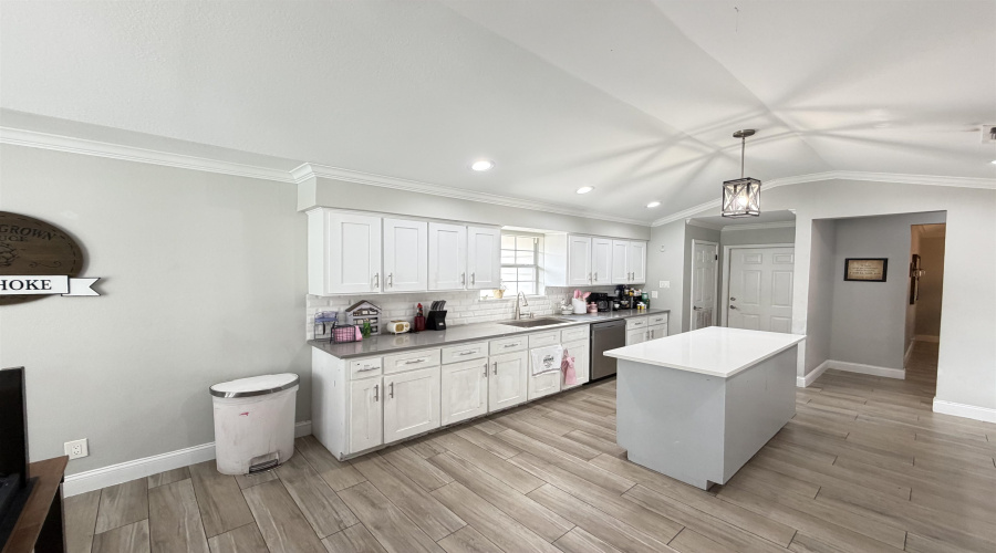 1422 Palmer Dr, Laredo, Texas 78045, 3 Bedrooms Bedrooms, 6 Rooms Rooms,2 BathroomsBathrooms,Residential,For Sale,1422 Palmer Dr,20261545