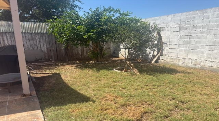 8704 Yucatan Lp, Laredo, Texas 78045, 3 Bedrooms Bedrooms, 7 Rooms Rooms,2 BathroomsBathrooms,Residential,For Sale,8704 Yucatan Lp,20261546