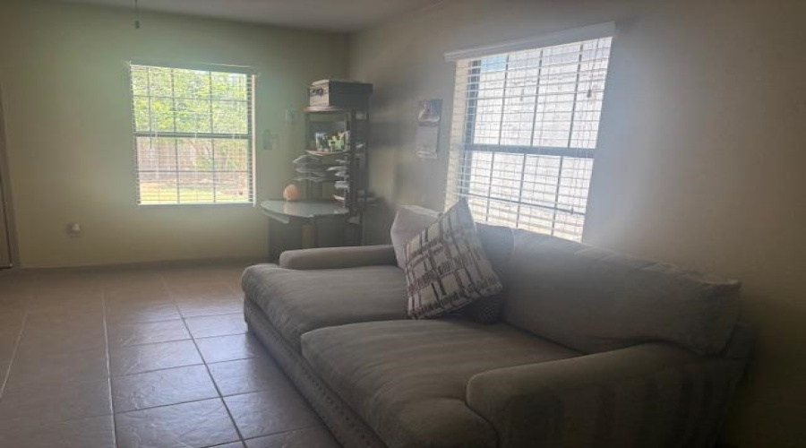 8704 Yucatan Lp, Laredo, Texas 78045, 3 Bedrooms Bedrooms, 7 Rooms Rooms,2 BathroomsBathrooms,Residential,For Sale,8704 Yucatan Lp,20261546