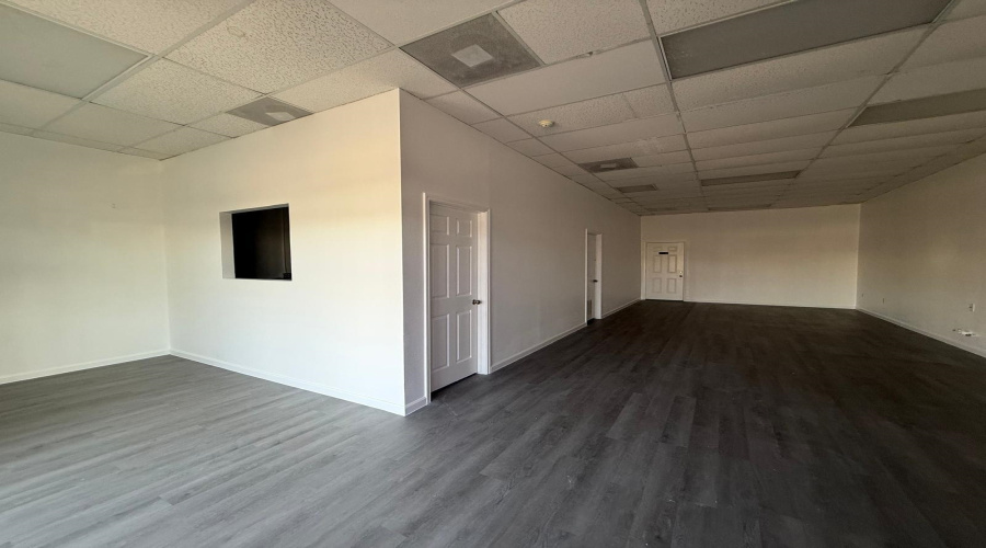 3917 Jaime Zapata Memorial Hwy, Laredo, Texas 78043, 1 Room Rooms,1 BathroomBathrooms,Commercial retail/office,For Rent,3917 Jaime Zapata Memorial Hwy,20261553