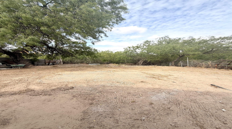 2204 Camp Street, Laredo, Texas 78040, 2 Bedrooms Bedrooms, 4 Rooms Rooms,1 BathroomBathrooms,Residential,For Sale,2204 Camp Street,20261548