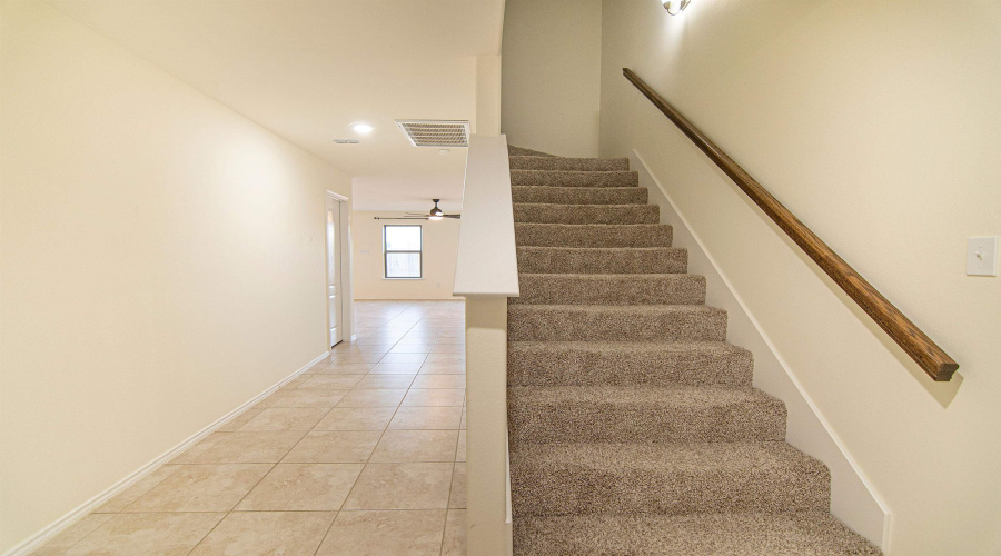 5607 Lone Star Loop, Laredo, Texas 78046, 3 Bedrooms Bedrooms, 7 Rooms Rooms,2 BathroomsBathrooms,Residential,For Sale,5607 Lone Star Loop,20261549