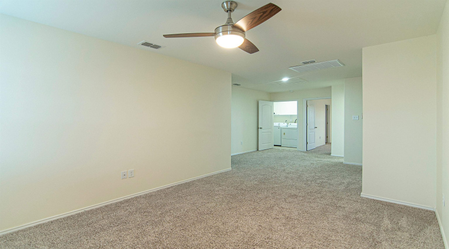 5607 Lone Star Loop, Laredo, Texas 78046, 3 Bedrooms Bedrooms, 7 Rooms Rooms,2 BathroomsBathrooms,Residential,For Sale,5607 Lone Star Loop,20261549