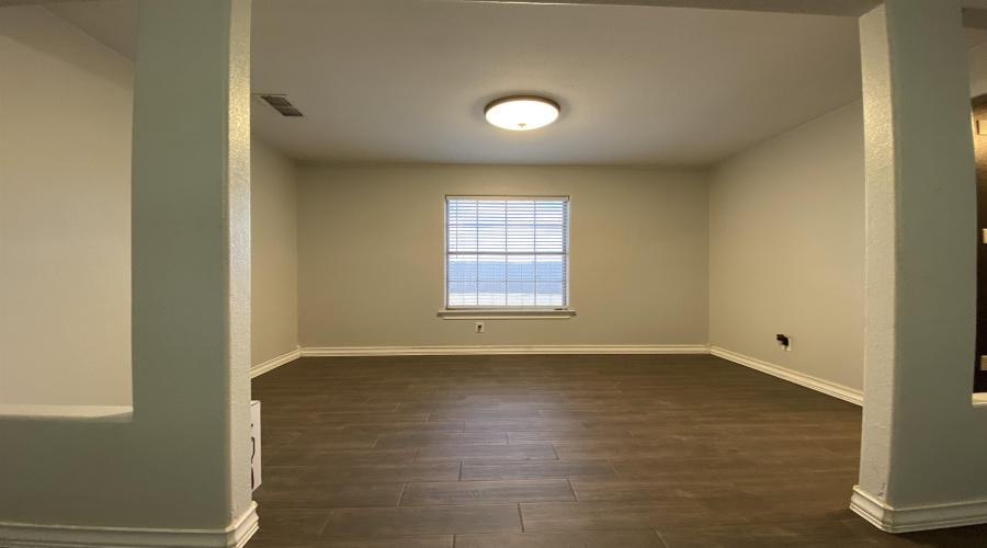 3903 Feather Ct, LAREDO, Texas 78043, 3 Bedrooms Bedrooms, 6 Rooms Rooms,2 BathroomsBathrooms,Residential,For Sale,3903 Feather Ct,20261550