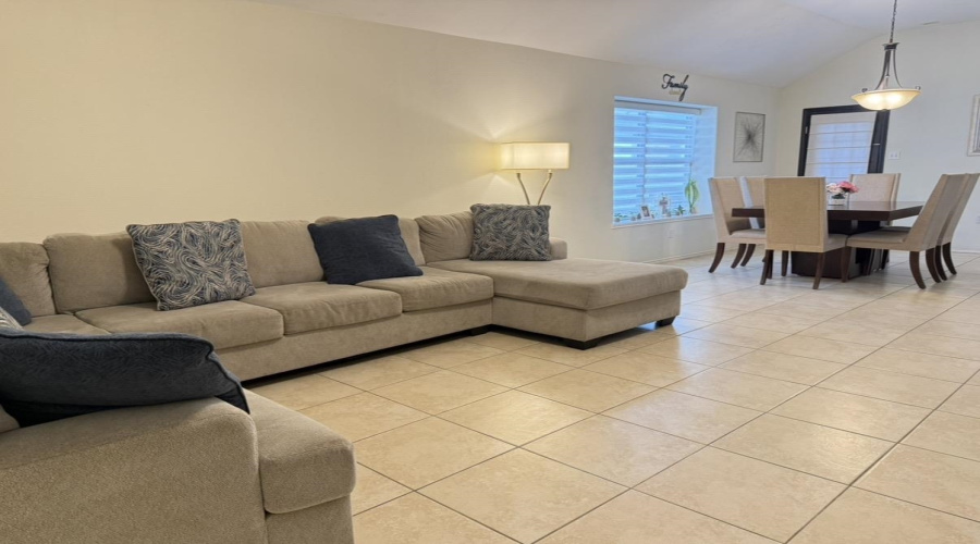 2128 Lima Lp, Laredo, Texas 78045, 3 Bedrooms Bedrooms, 5 Rooms Rooms,2 BathroomsBathrooms,Residential,For Sale,2128 Lima Lp,20261551