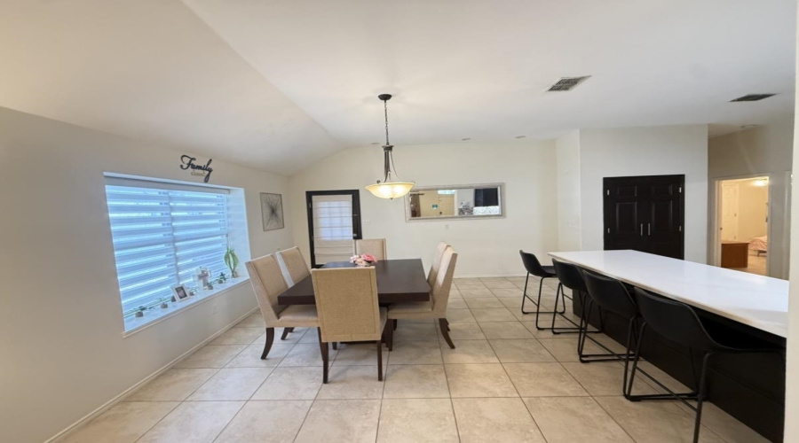 2128 Lima Lp, Laredo, Texas 78045, 3 Bedrooms Bedrooms, 5 Rooms Rooms,2 BathroomsBathrooms,Residential,For Sale,2128 Lima Lp,20261551