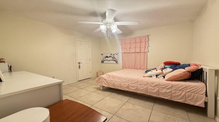 2128 Lima Lp, Laredo, Texas 78045, 3 Bedrooms Bedrooms, 5 Rooms Rooms,2 BathroomsBathrooms,Residential,For Sale,2128 Lima Lp,20261551