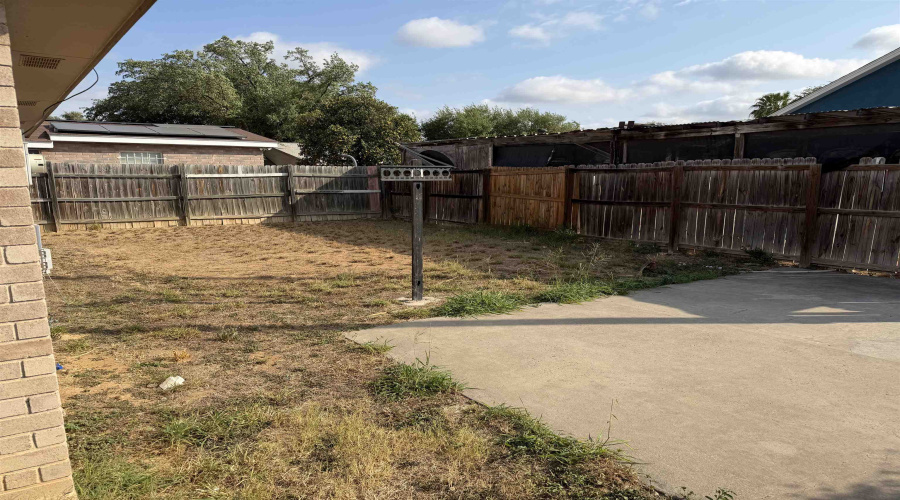 5816 Longoria Lp, Laredo, Texas 78041, 3 Bedrooms Bedrooms, 5 Rooms Rooms,2 BathroomsBathrooms,Residential,For Rent,5816 Longoria Lp,20261552