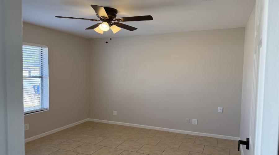 5816 Longoria Lp, Laredo, Texas 78041, 3 Bedrooms Bedrooms, 5 Rooms Rooms,2 BathroomsBathrooms,Residential,For Rent,5816 Longoria Lp,20261552