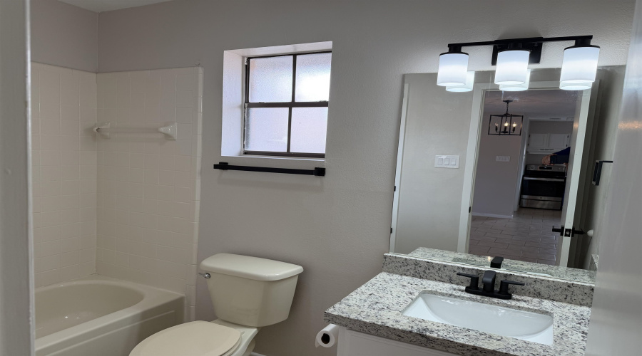 5816 Longoria Lp, Laredo, Texas 78041, 3 Bedrooms Bedrooms, 5 Rooms Rooms,2 BathroomsBathrooms,Residential,For Rent,5816 Longoria Lp,20261552