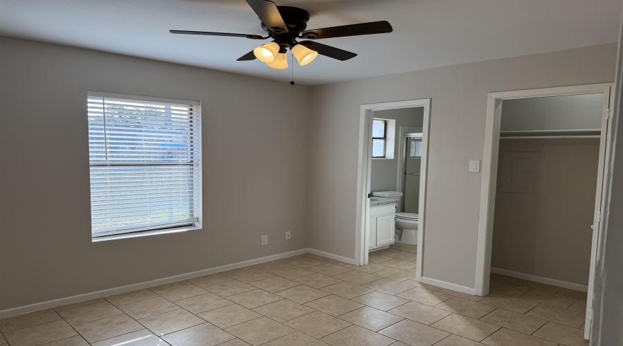 5816 Longoria Lp, Laredo, Texas 78041, 3 Bedrooms Bedrooms, 5 Rooms Rooms,2 BathroomsBathrooms,Residential,For Rent,5816 Longoria Lp,20261552