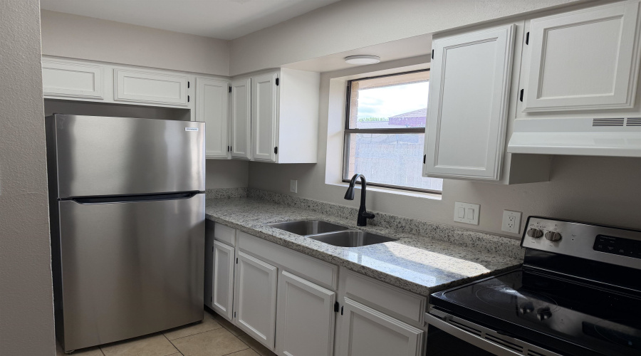 5816 Longoria Lp, Laredo, Texas 78041, 3 Bedrooms Bedrooms, 5 Rooms Rooms,2 BathroomsBathrooms,Residential,For Rent,5816 Longoria Lp,20261552