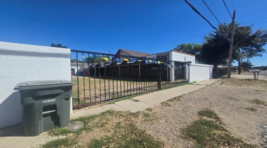 2805 Salinas Ave, Laredo, Texas 78040, 1 Room Rooms,4 BathroomsBathrooms,Commercial retail/office,For Sale,2805 Salinas Ave,20261556