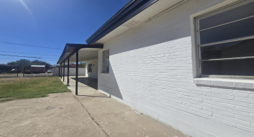 2805 Salinas Ave, Laredo, Texas 78040, 1 Room Rooms,4 BathroomsBathrooms,Commercial retail/office,For Sale,2805 Salinas Ave,20261556