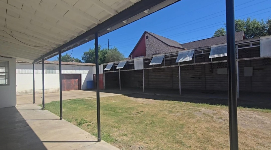 2805 Salinas Ave, Laredo, Texas 78040, 1 Room Rooms,4 BathroomsBathrooms,Commercial retail/office,For Sale,2805 Salinas Ave,20261556