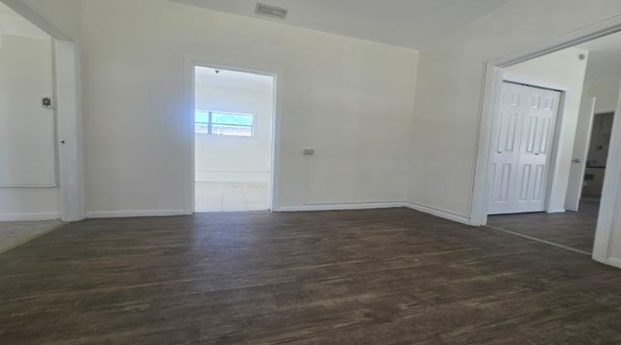 2805 Salinas Ave, Laredo, Texas 78040, 1 Room Rooms,4 BathroomsBathrooms,Commercial retail/office,For Sale,2805 Salinas Ave,20261556