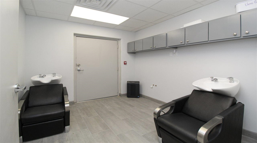 900 Hillside Rd, LAREDO, Texas 78041, 21 Rooms Rooms,2 BathroomsBathrooms,Commercial retail/office,For Rent,900 Hillside Rd,20261557