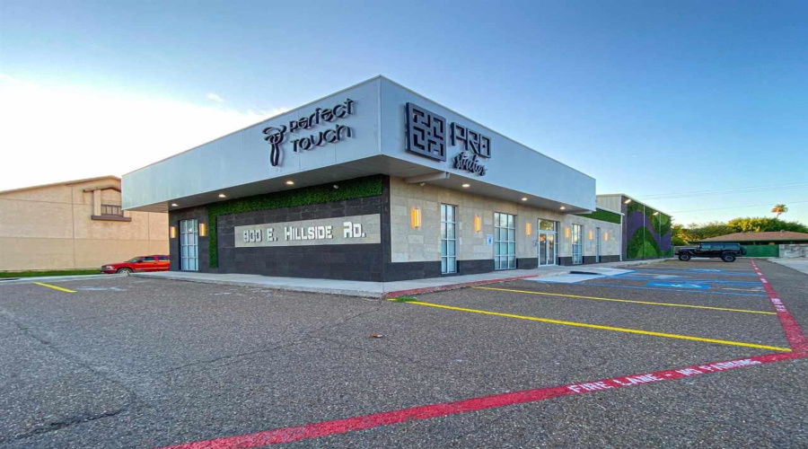 900 Hillside Rd, LAREDO, Texas 78041, 21 Rooms Rooms,2 BathroomsBathrooms,Commercial retail/office,For Rent,900 Hillside Rd,20261557