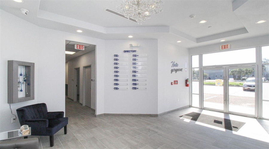 900 Hillside Rd, LAREDO, Texas 78041, 21 Rooms Rooms,2 BathroomsBathrooms,Commercial retail/office,For Rent,900 Hillside Rd,20261557