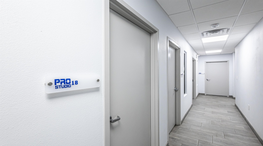 900 Hillside Rd, LAREDO, Texas 78041, 21 Rooms Rooms,2 BathroomsBathrooms,Commercial retail/office,For Rent,900 Hillside Rd,20261557