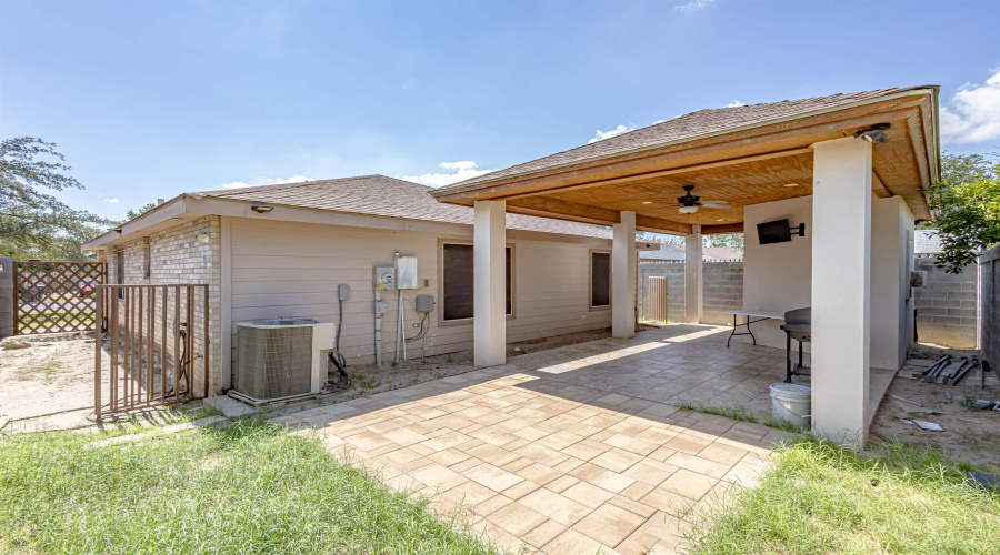 1416 Road Runner St, LAREDO, Texas 78045, 3 Bedrooms Bedrooms, 6 Rooms Rooms,2 BathroomsBathrooms,Residential,For Rent,1416 Road Runner St,20261555