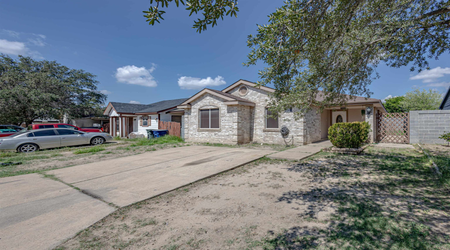 1416 Road Runner St, LAREDO, Texas 78045, 3 Bedrooms Bedrooms, 6 Rooms Rooms,2 BathroomsBathrooms,Residential,For Rent,1416 Road Runner St,20261555