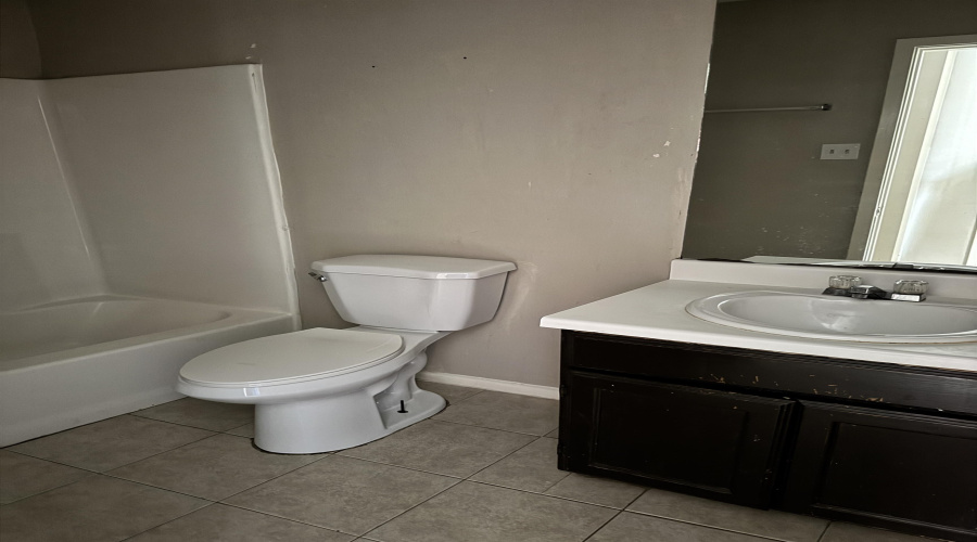 113 Carter Dr, Laredo, Texas 78045, 2 Bedrooms Bedrooms, 4 Rooms Rooms,1 BathroomBathrooms,Residential,For Rent,113 Carter Dr,20261559