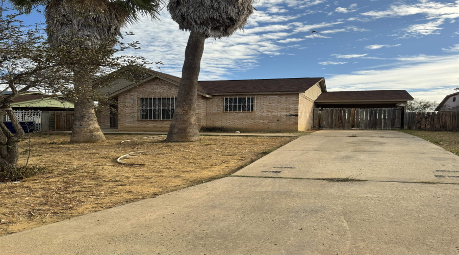 113 Carter Dr, Laredo, Texas 78045, 2 Bedrooms Bedrooms, 4 Rooms Rooms,1 BathroomBathrooms,Residential,For Rent,113 Carter Dr,20261559