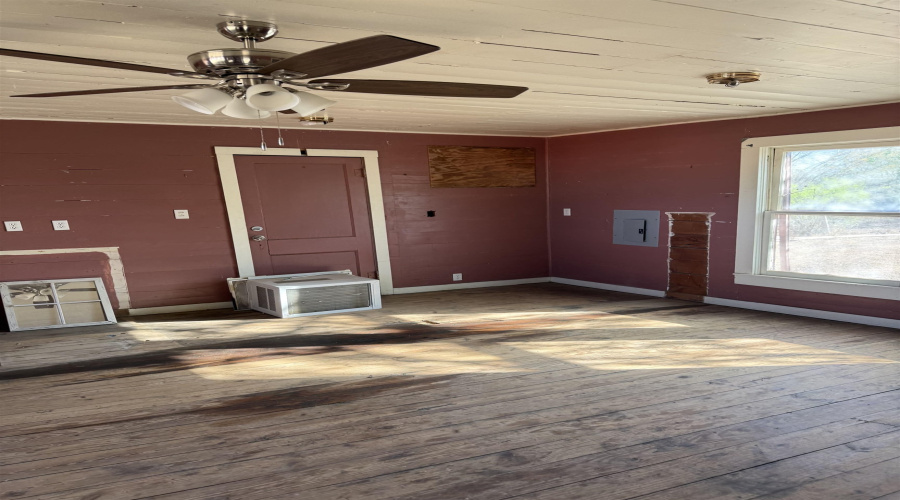 1023 Avenue G, Bruni, Texas 78355, 1 Bedroom Bedrooms, 3 Rooms Rooms,1 BathroomBathrooms,Residential,For Sale,1023 Avenue G,20261560