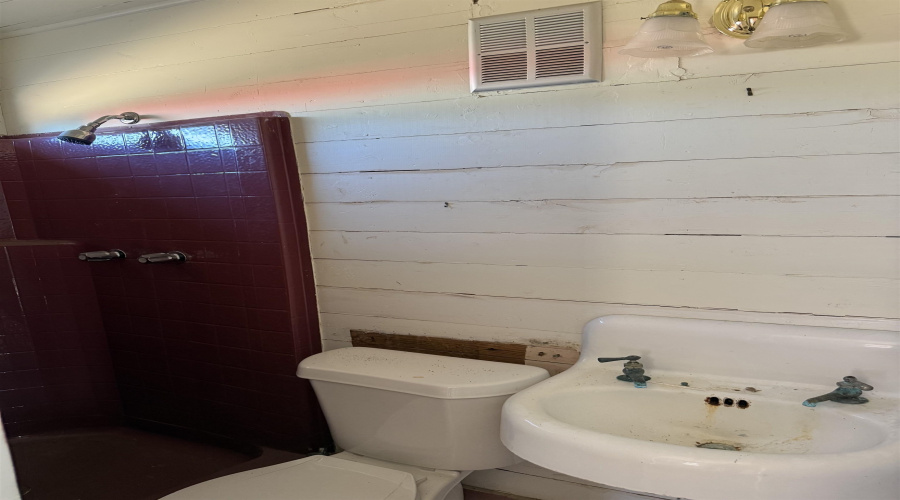 1023 Avenue G, Bruni, Texas 78355, 1 Bedroom Bedrooms, 3 Rooms Rooms,1 BathroomBathrooms,Residential,For Sale,1023 Avenue G,20261560