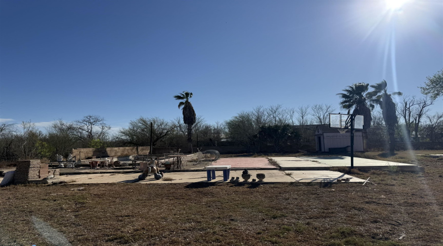 1023 Avenue G, Bruni, Texas 78355, 1 Bedroom Bedrooms, 3 Rooms Rooms,1 BathroomBathrooms,Residential,For Sale,1023 Avenue G,20261560