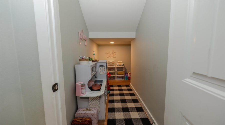 1220 Larvotto Lp., Laredo, Texas 78045, 3 Bedrooms Bedrooms, 5 Rooms Rooms,2 BathroomsBathrooms,Residential,For Sale,1220 Larvotto Lp.,20261564