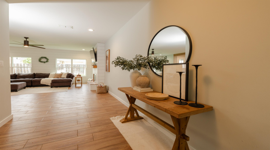 1220 Larvotto Lp., Laredo, Texas 78045, 3 Bedrooms Bedrooms, 5 Rooms Rooms,2 BathroomsBathrooms,Residential,For Sale,1220 Larvotto Lp.,20261564