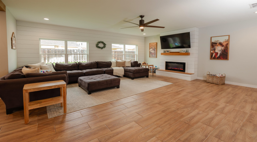 1220 Larvotto Lp., Laredo, Texas 78045, 3 Bedrooms Bedrooms, 5 Rooms Rooms,2 BathroomsBathrooms,Residential,For Sale,1220 Larvotto Lp.,20261564