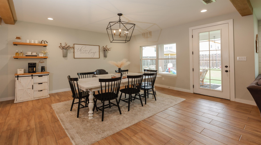 1220 Larvotto Lp., Laredo, Texas 78045, 3 Bedrooms Bedrooms, 5 Rooms Rooms,2 BathroomsBathrooms,Residential,For Sale,1220 Larvotto Lp.,20261564