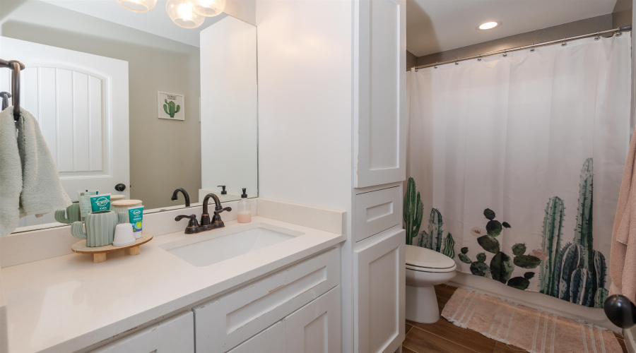 1220 Larvotto Lp., Laredo, Texas 78045, 3 Bedrooms Bedrooms, 5 Rooms Rooms,2 BathroomsBathrooms,Residential,For Sale,1220 Larvotto Lp.,20261564