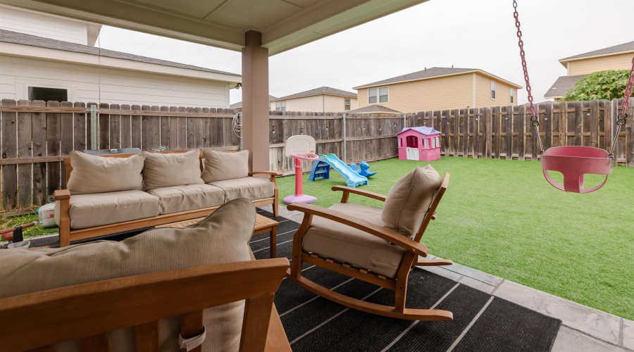 1220 Larvotto Lp., Laredo, Texas 78045, 3 Bedrooms Bedrooms, 5 Rooms Rooms,2 BathroomsBathrooms,Residential,For Sale,1220 Larvotto Lp.,20261564