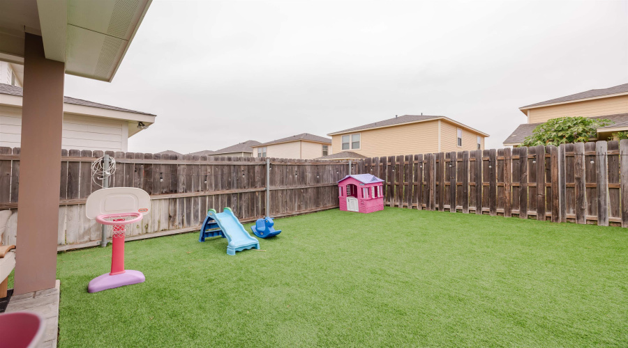 1220 Larvotto Lp., Laredo, Texas 78045, 3 Bedrooms Bedrooms, 5 Rooms Rooms,2 BathroomsBathrooms,Residential,For Sale,1220 Larvotto Lp.,20261564