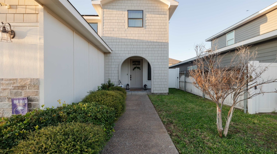 1220 Larvotto Lp., Laredo, Texas 78045, 3 Bedrooms Bedrooms, 5 Rooms Rooms,2 BathroomsBathrooms,Residential,For Sale,1220 Larvotto Lp.,20261564