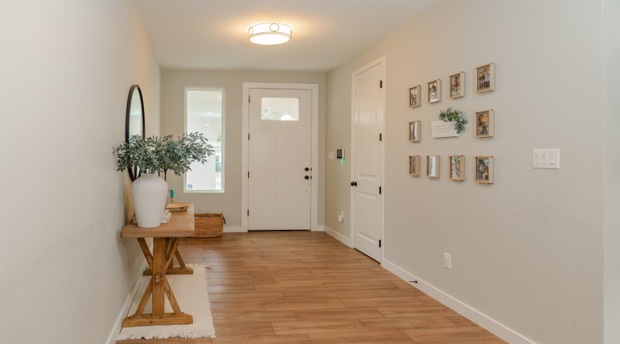 1220 Larvotto Lp., Laredo, Texas 78045, 3 Bedrooms Bedrooms, 5 Rooms Rooms,2 BathroomsBathrooms,Residential,For Sale,1220 Larvotto Lp.,20261564