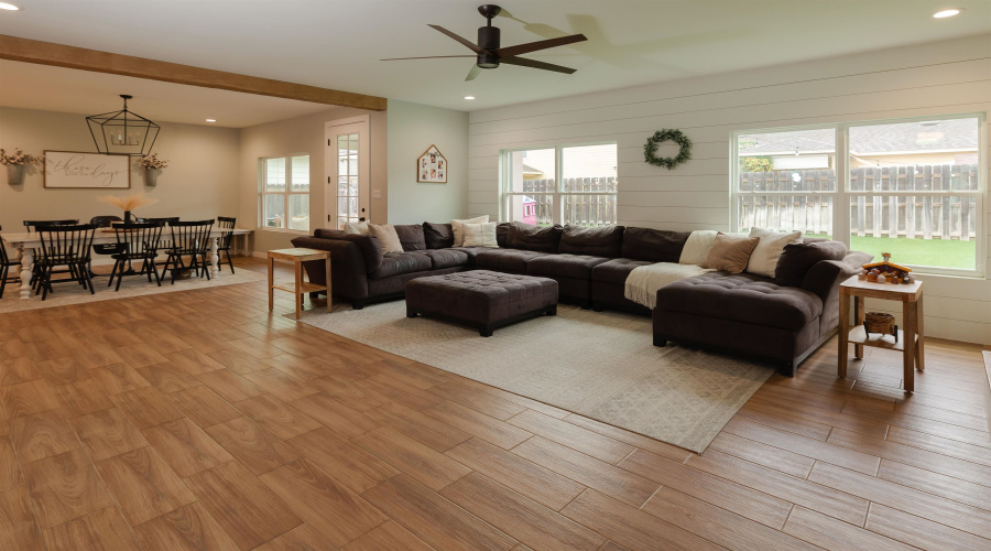 1220 Larvotto Lp., Laredo, Texas 78045, 3 Bedrooms Bedrooms, 5 Rooms Rooms,2 BathroomsBathrooms,Residential,For Sale,1220 Larvotto Lp.,20261564