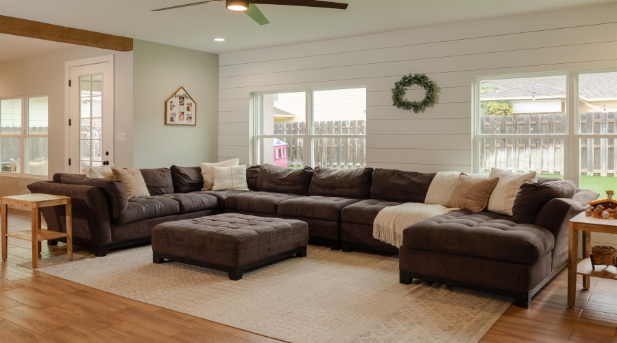 1220 Larvotto Lp., Laredo, Texas 78045, 3 Bedrooms Bedrooms, 5 Rooms Rooms,2 BathroomsBathrooms,Residential,For Sale,1220 Larvotto Lp.,20261564