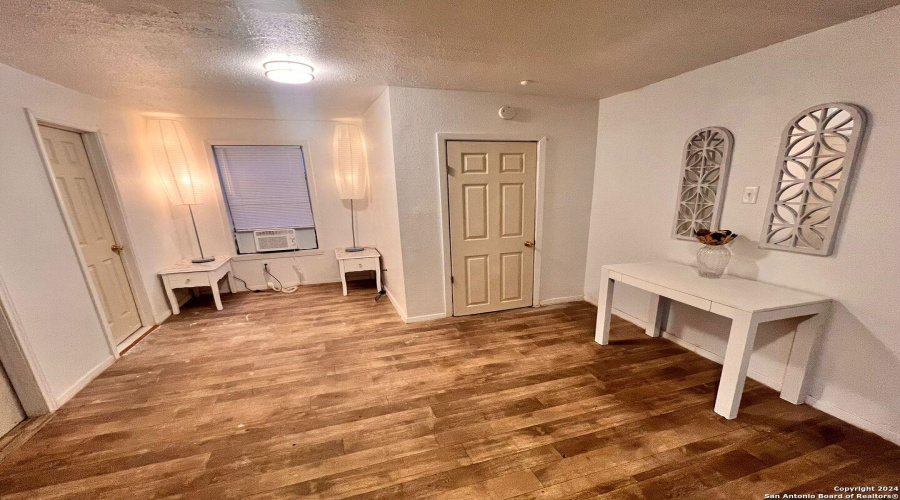 444 Taft Ct, San Antonio, Texas 78225, 2 Bedrooms Bedrooms, 8 Rooms Rooms,2 BathroomsBathrooms,Residential,For Sale,444 Taft Ct,20261571