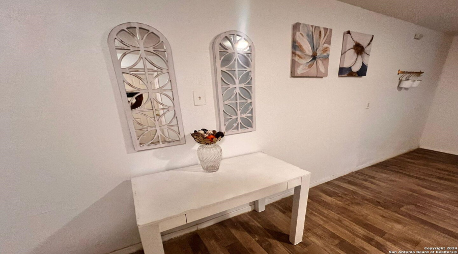 444 Taft Ct, San Antonio, Texas 78225, 2 Bedrooms Bedrooms, 8 Rooms Rooms,2 BathroomsBathrooms,Residential,For Sale,444 Taft Ct,20261571