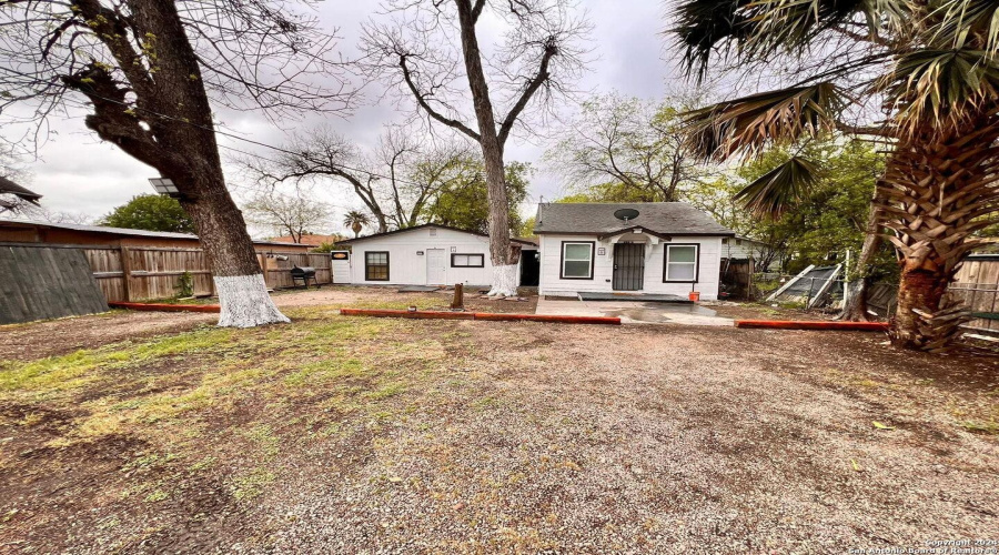 444 Taft Ct, San Antonio, Texas 78225, 2 Bedrooms Bedrooms, 8 Rooms Rooms,2 BathroomsBathrooms,Residential,For Sale,444 Taft Ct,20261571