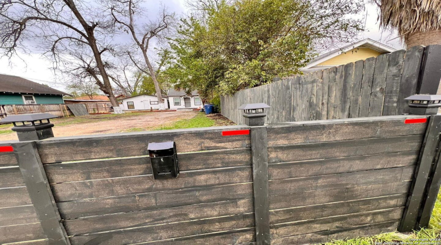 444 Taft Ct, San Antonio, Texas 78225, 2 Bedrooms Bedrooms, 8 Rooms Rooms,2 BathroomsBathrooms,Residential,For Sale,444 Taft Ct,20261571